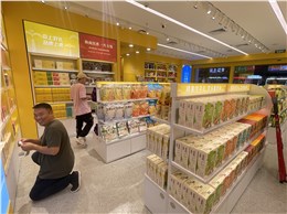 手信店货架160㎡案例