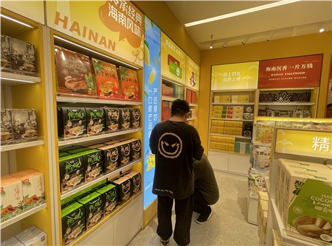 手信店货架160㎡案例