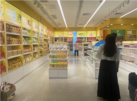 手信店货架160㎡案例