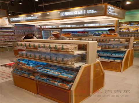 零食店店货架200㎡案例