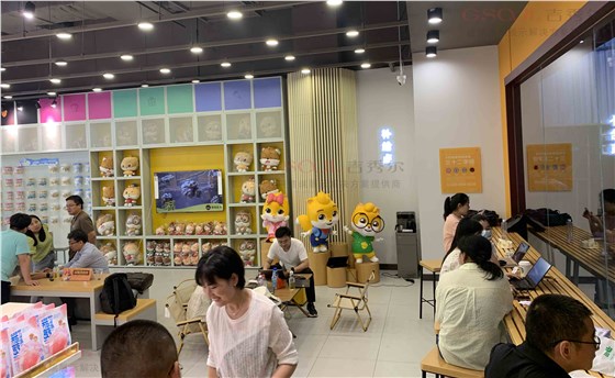 互动区货架